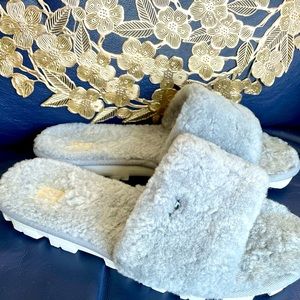 UGG Super Soft Slides Great Condition!